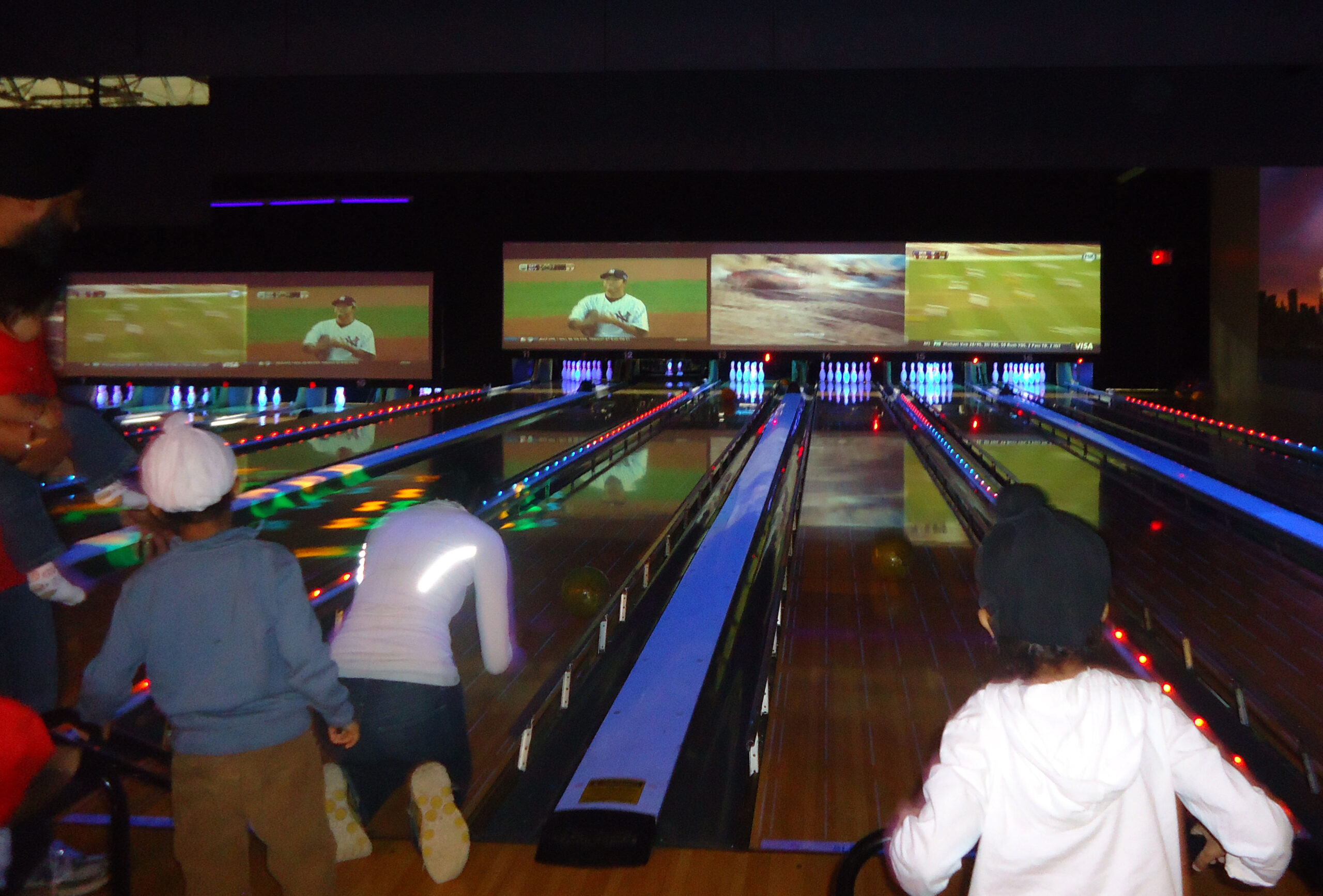 Sikhs Organize Bowl-a-thon for Fun and Funds