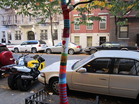 Sweater Tree Brightens Hell’s Kitchen