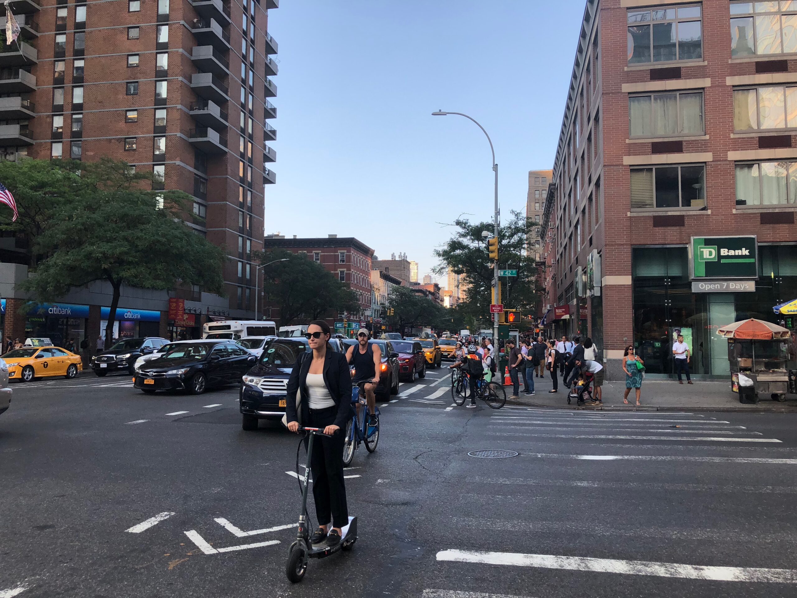 Electric scooters roll into Manhattan