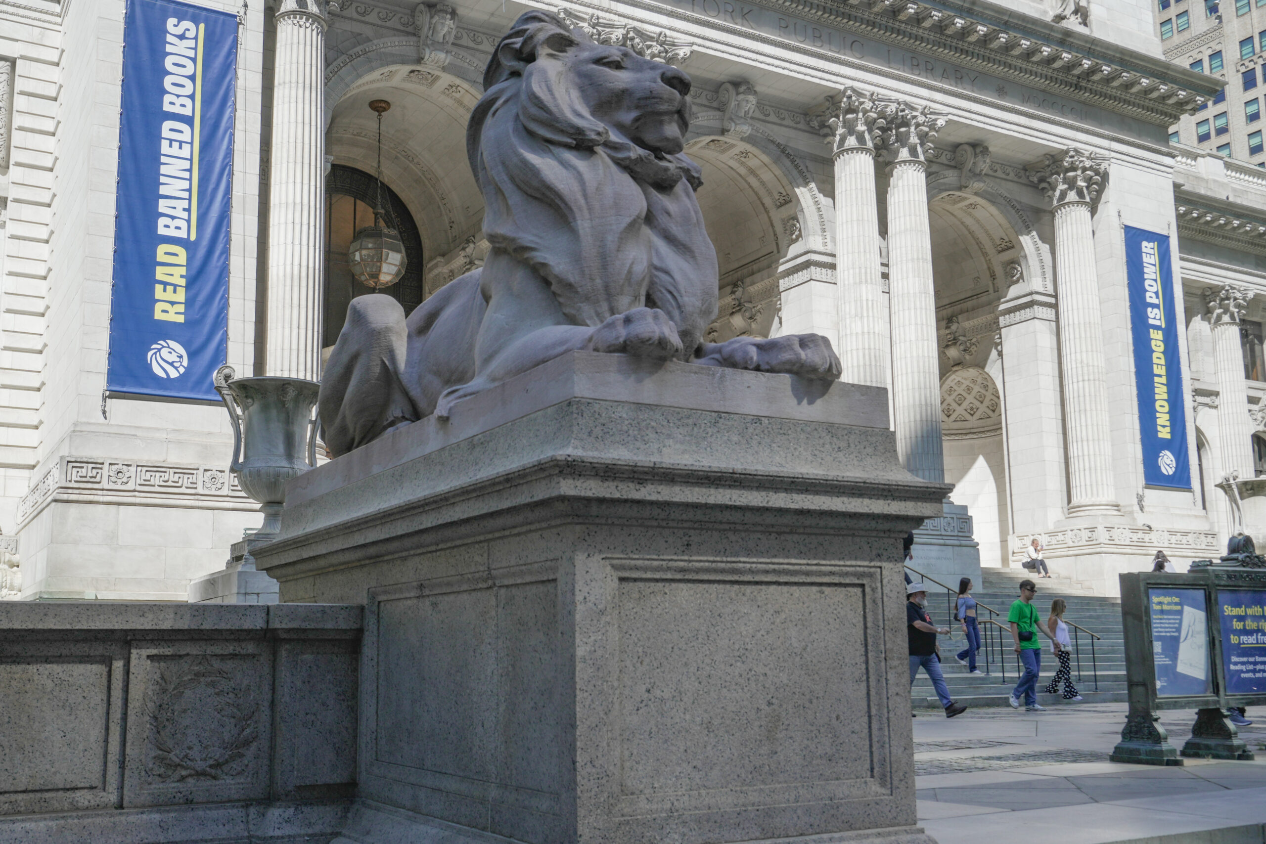 New Yorkers and Libraries Fight Book Censorship