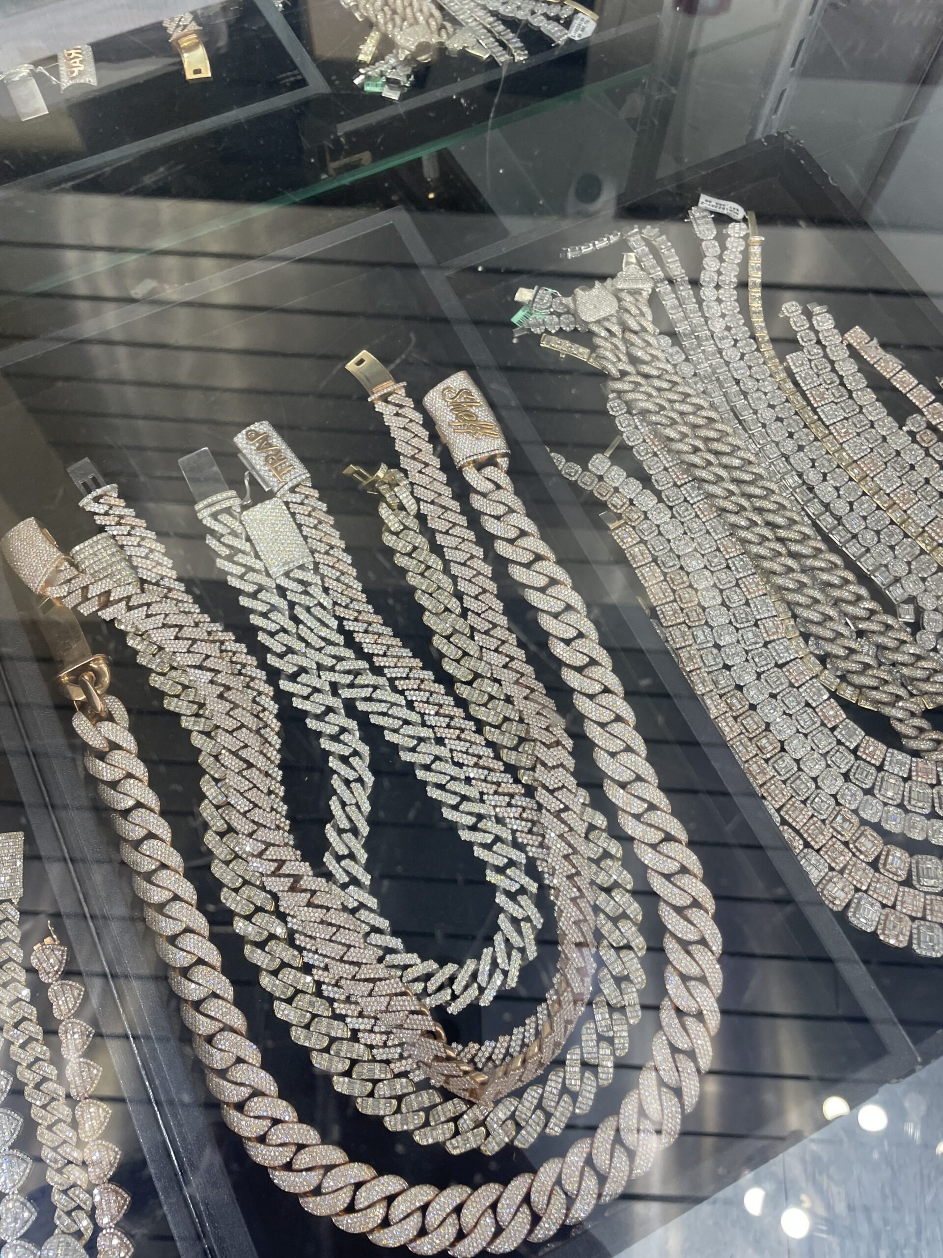 Diamond district stores scammed out of thousands with fake crypto