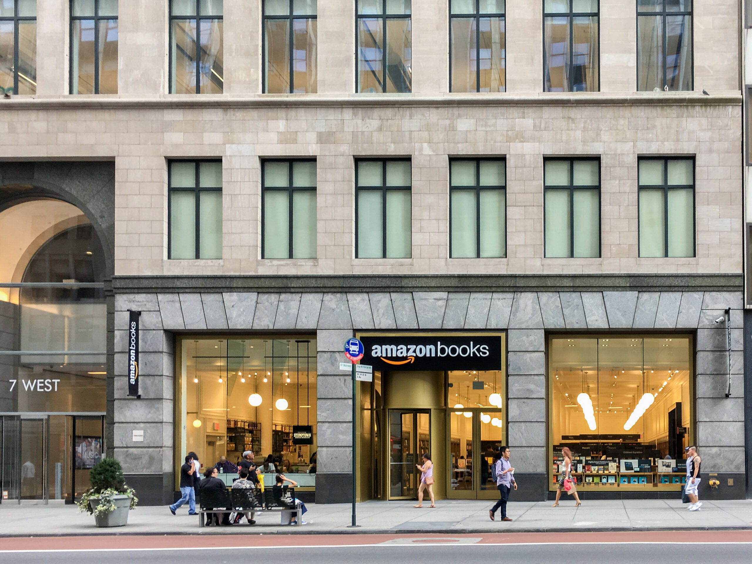 Amazon’s second bookstore opens in Midtown West